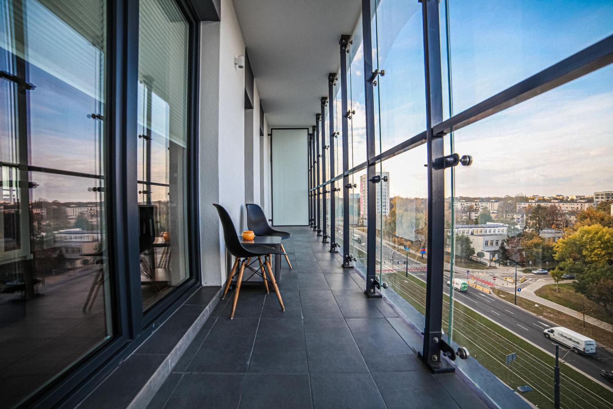 Big City Life Apartments - Bliska Wola Tower A Varşova Dış mekan fotoğraf