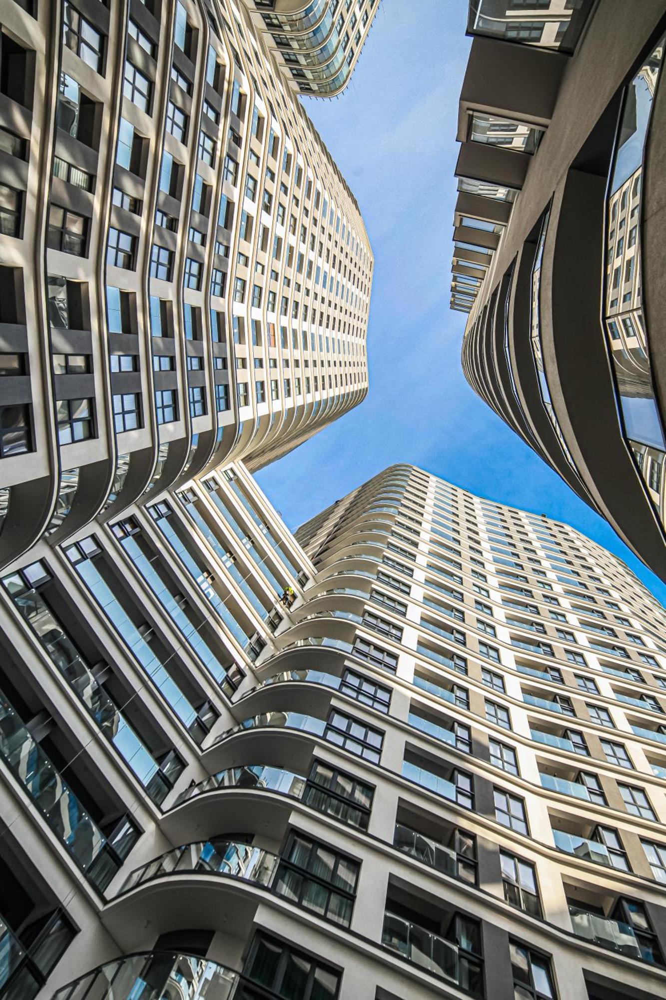 Big City Life Apartments - Bliska Wola Tower A Varşova Dış mekan fotoğraf