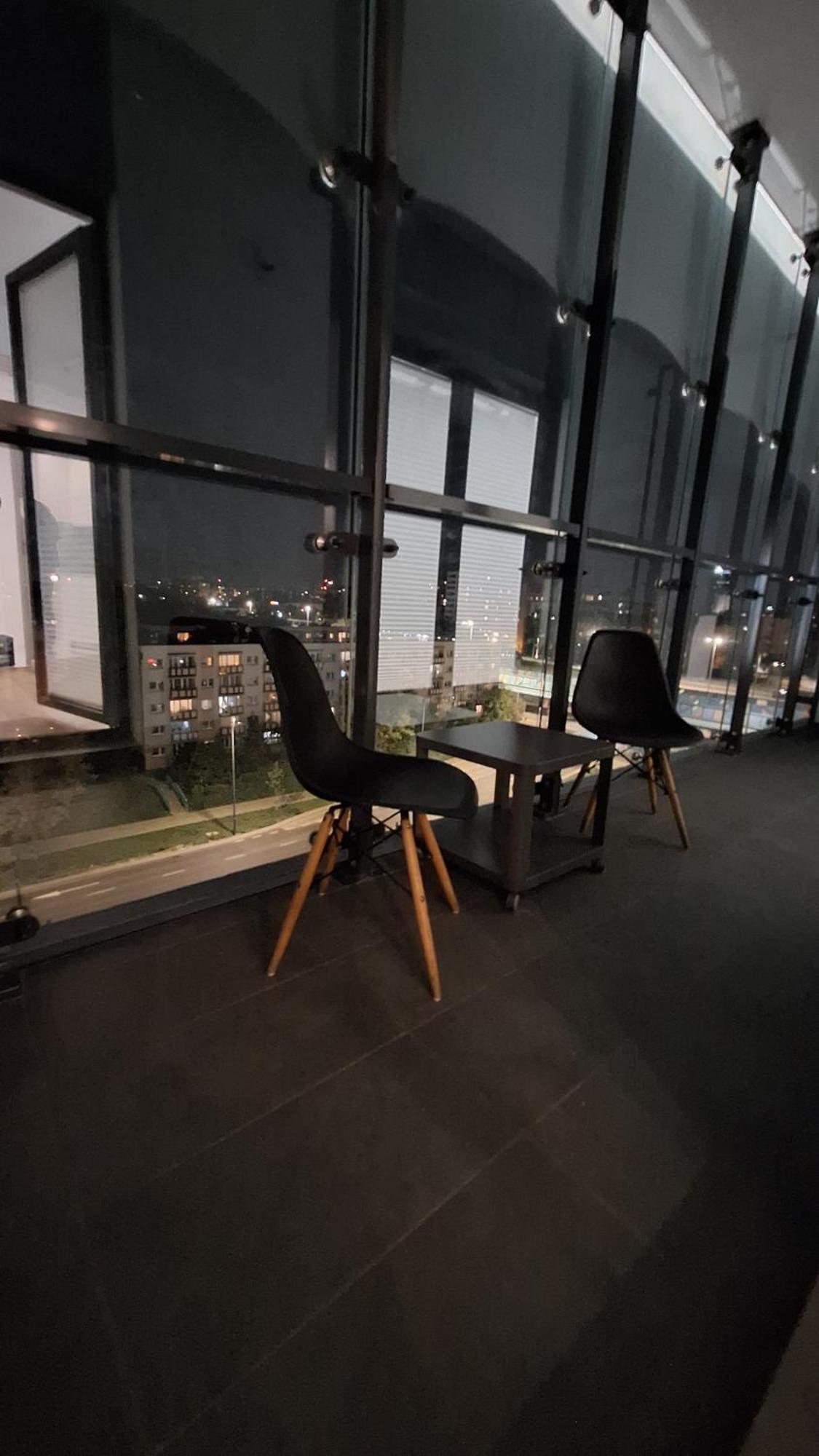Big City Life Apartments - Bliska Wola Tower A Varşova Dış mekan fotoğraf